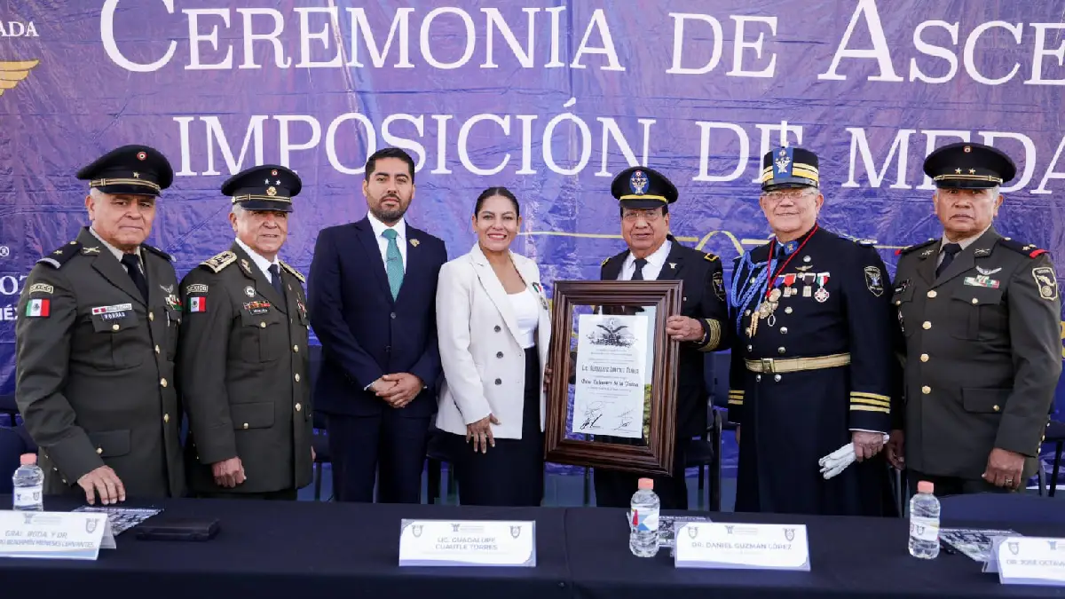 Recibe Lupita Cuautle la Venera “Gran Defensora de la Patria” en ceremonia de ascenso de la Academia Militarizada Ignacio Zaragoza