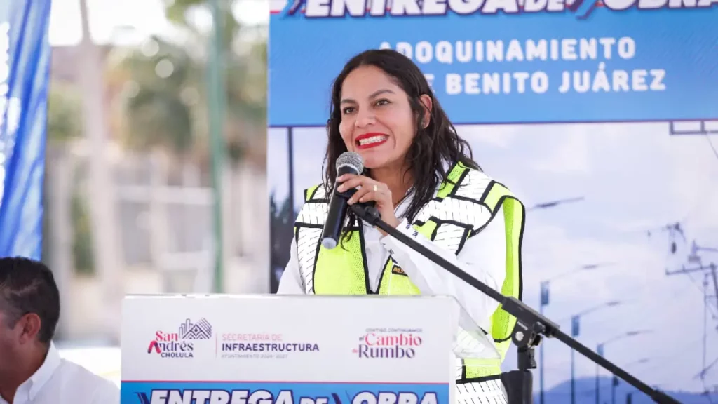 Avanza Lupita Cuautle en la modernización de vialidades, ahora en San Bernardino Tlaxcalancingo