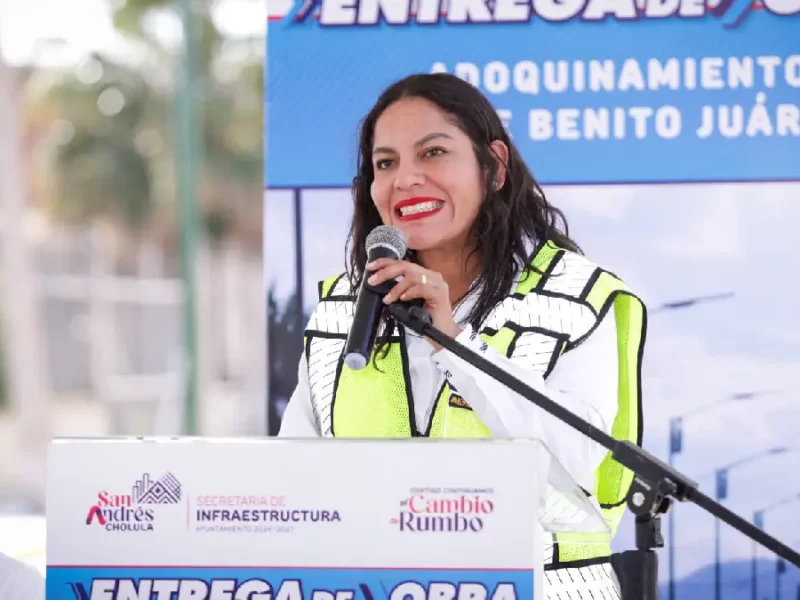 Avanza Lupita Cuautle en la modernización de vialidades, ahora en San Bernardino Tlaxcalancingo