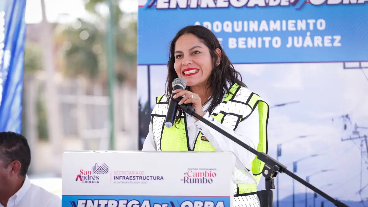 Avanza Lupita Cuautle en la modernización de vialidades, ahora en San Bernardino Tlaxcalancingo