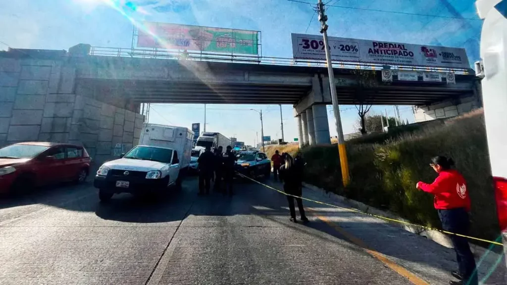 Hombre se quita la vida arrojándose del puente de Camino Real a Momoxpan en Puebla