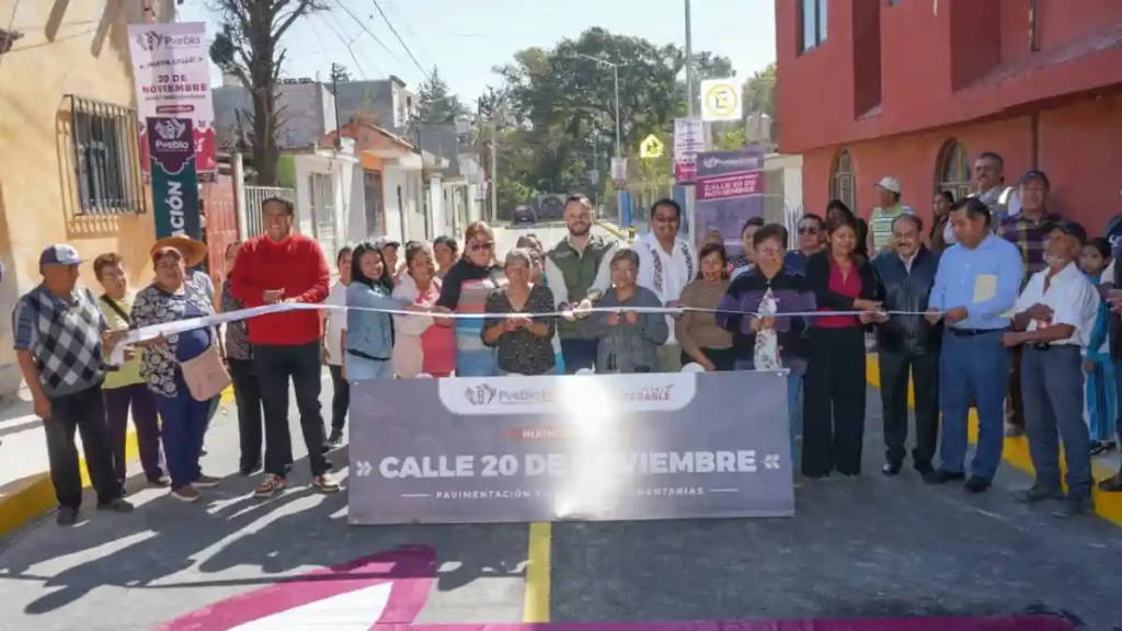 Entrega Gobierno de la Ciudad trabajos de pavimentación en la Junta Auxiliar de San Pablo Xochimehuacán