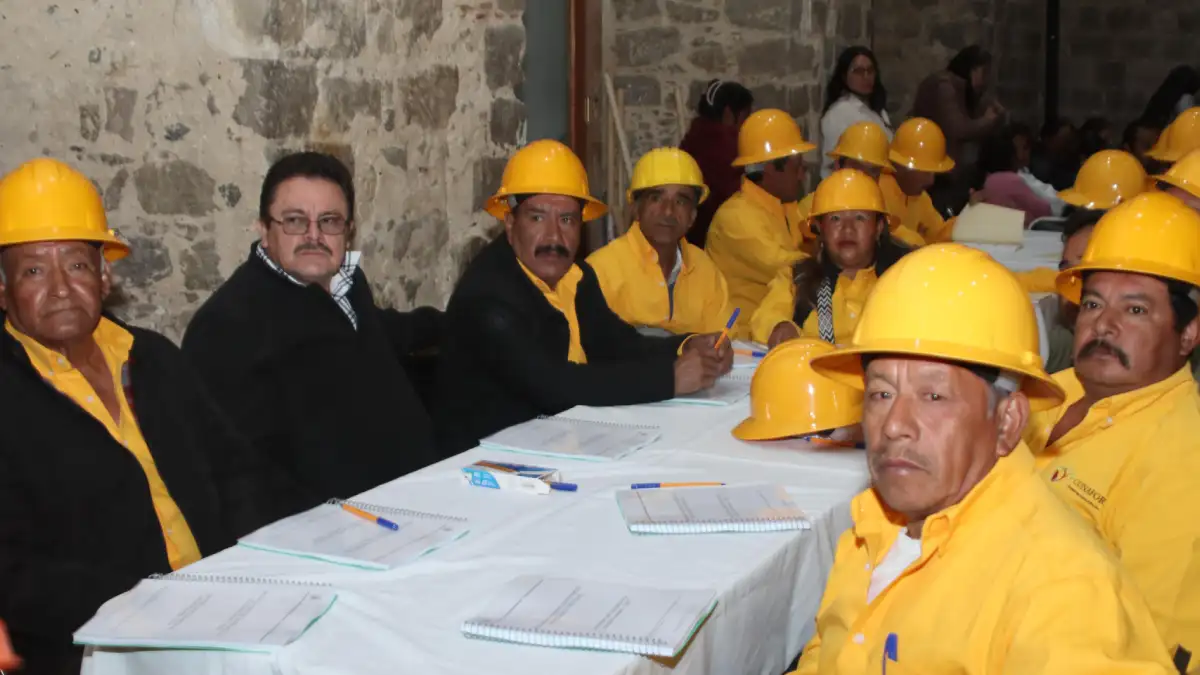 Capacitan a combatientes de incendios en Zacatlán