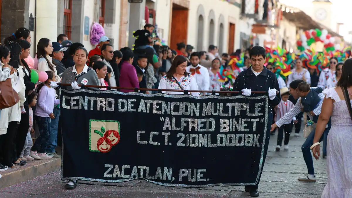 En Zacatlán conmemoran el 115 aniversario de la Revolución Mexicana y honran a los héroes zacatecos