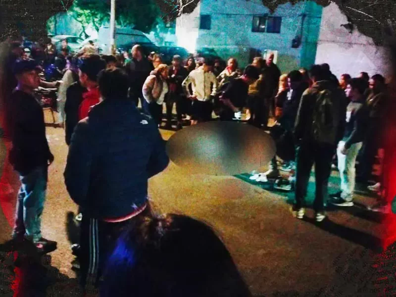 Motociclista adolescente muere al chocar contra un contenedor en La Flor, Puebla