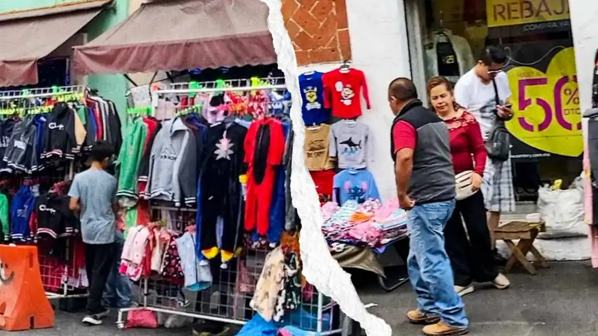 Ambulantaje desborda Centro Histórico de Puebla durante temporada navideña; invade parquímetros y banquetas