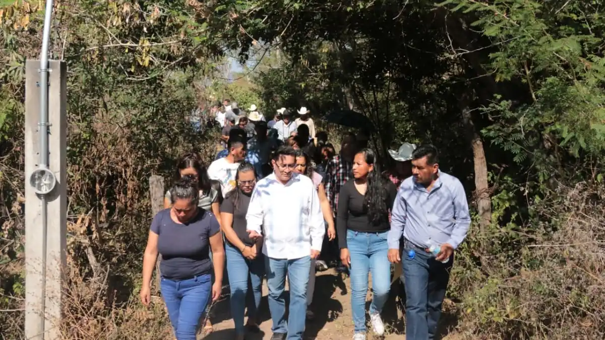 Supervisa e inaugura Pavel Gaspar obras del programa "Por Amor a Puebla" en Jolalpan