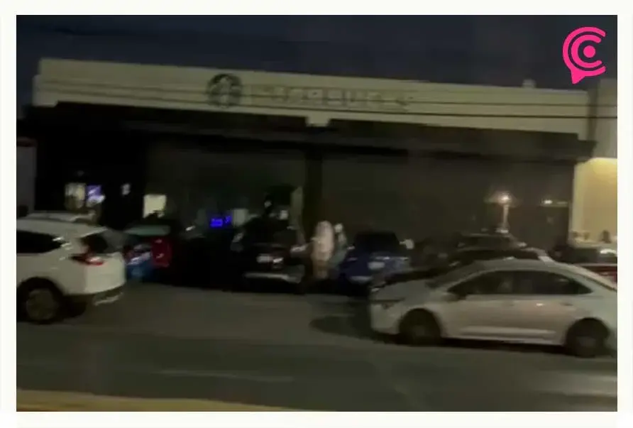Vaso Bearista de Starbucks provoca campamentos y filas desde la madrugada en Puebla