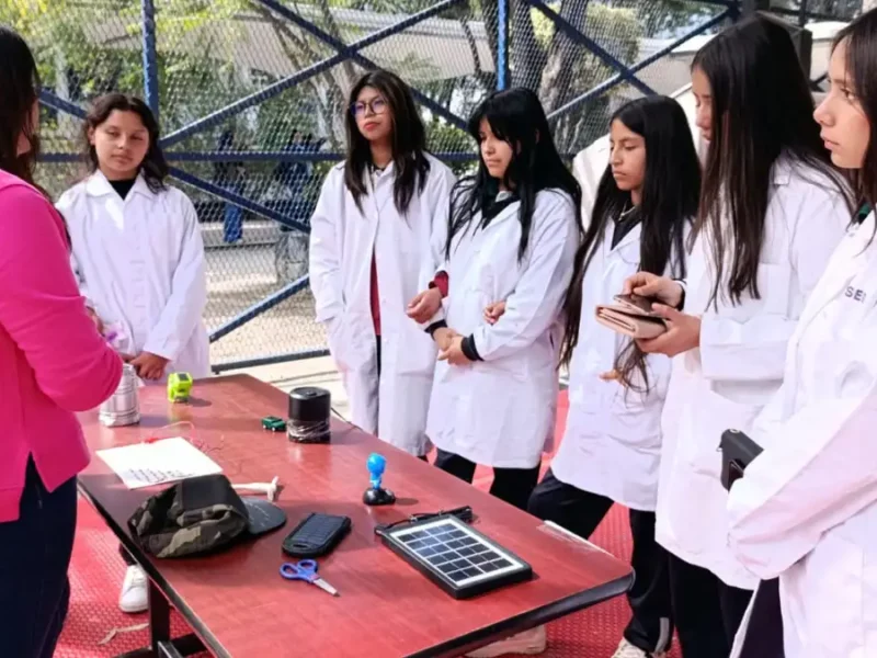 Fomenta el Centro de Investigaciones en Dispositivos Semiconductores del ICUAP, vocaciones científicas en el nivel medio superior