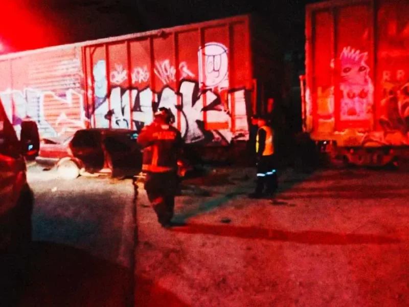Tren impacta a vehículo en Amozoc, Puebla; cuatro personas resultan heridas