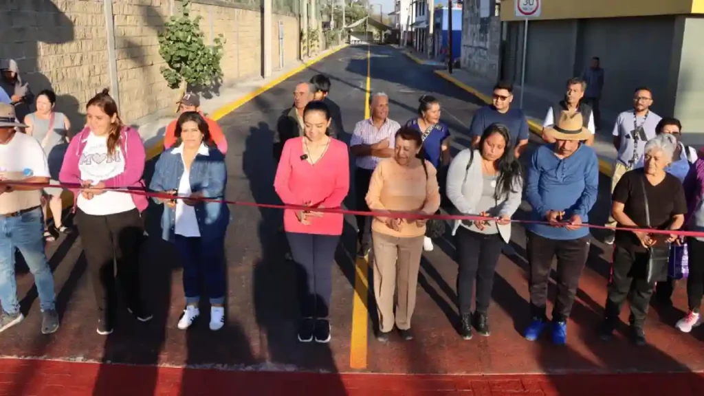 Ariadna Ayala entrega rehabilitación de la carretera a Tianguismanalco en Rancho Gamboa 