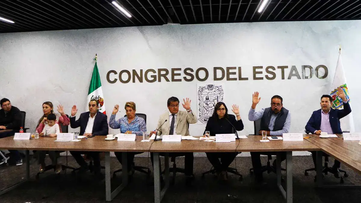 Comisión de Hacienda del Congreso de Puebla aprueba concesión de paraderos en la capital