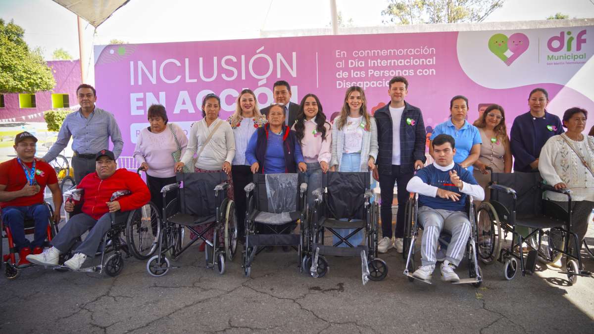 Entregó DIF de Texmelucan siete sillas de ruedas a personas vulnerables