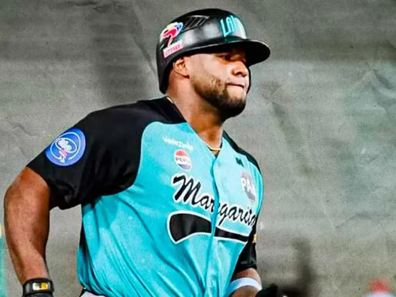 Moisés Gómez llega a Pericos de Puebla para fortalecer la ofensiva