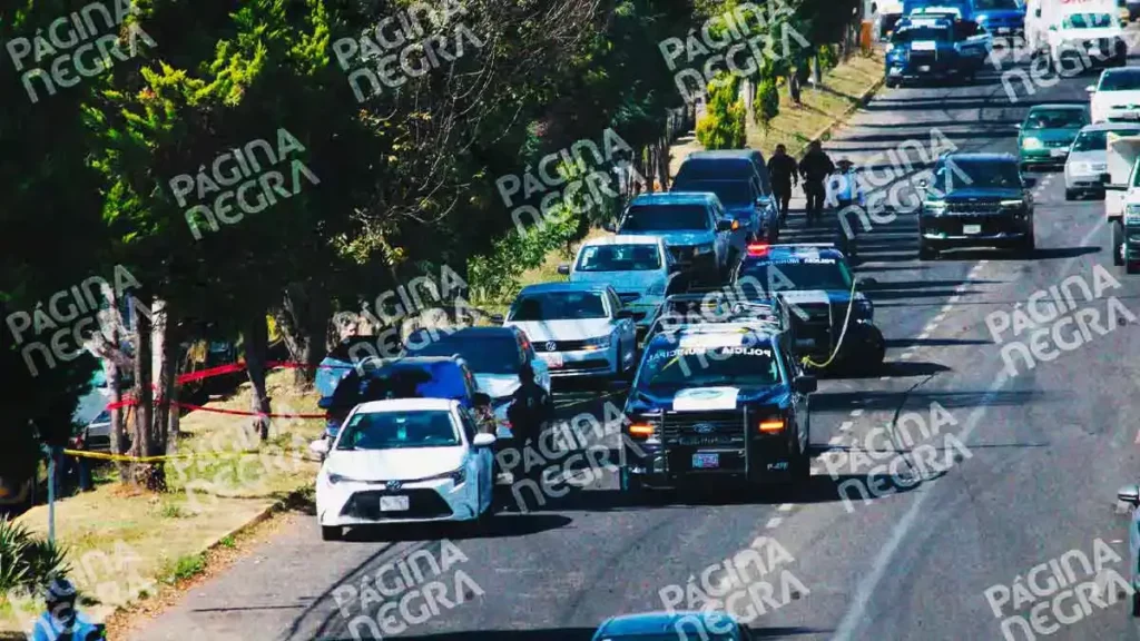 Mujer murió a causa de un infarto a bordo de su camioneta en la Recta Cholula PC: mujer infarto Recta a Cholula