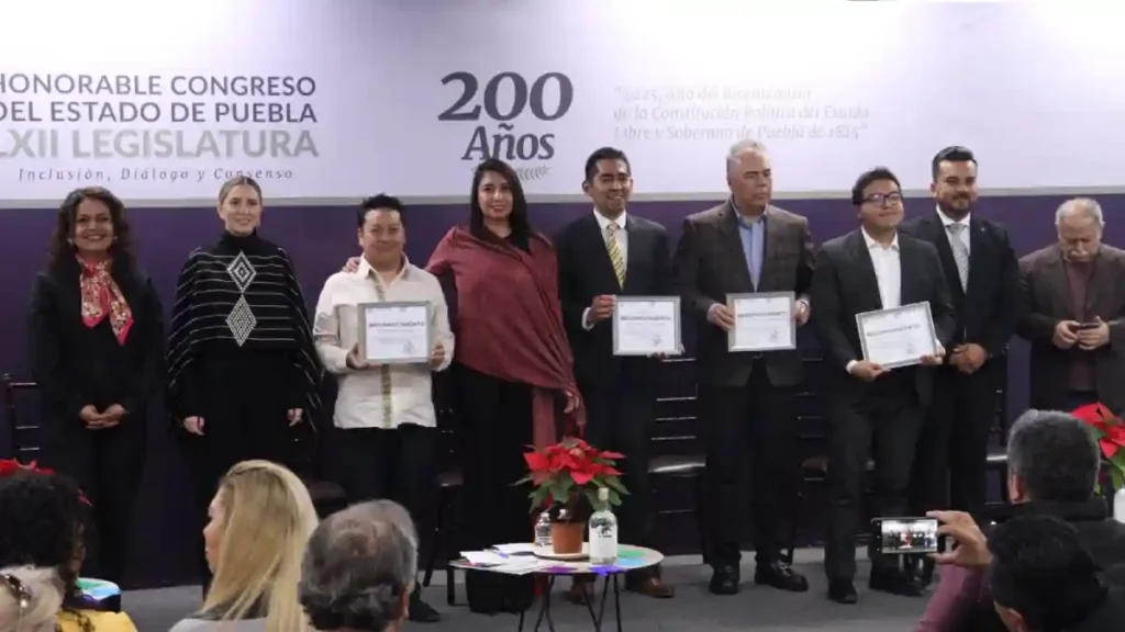 Entrega Congreso del Estado Galardones y Reconocimientos al Mérito Turístico, a figuras clave del sector