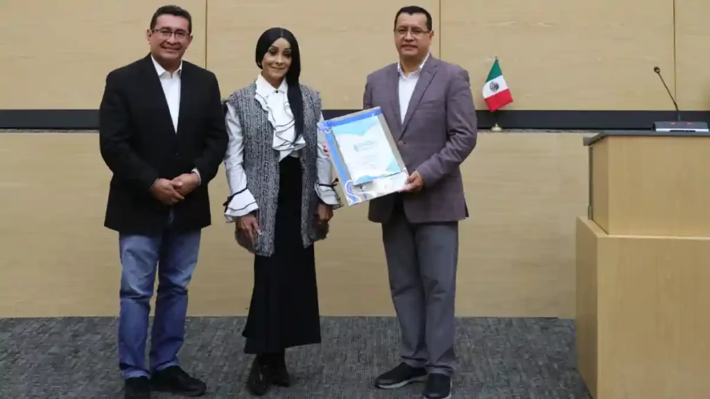 Presidenta de la Comisión de Derechos Humanos entrega al Congreso su informe de actividades