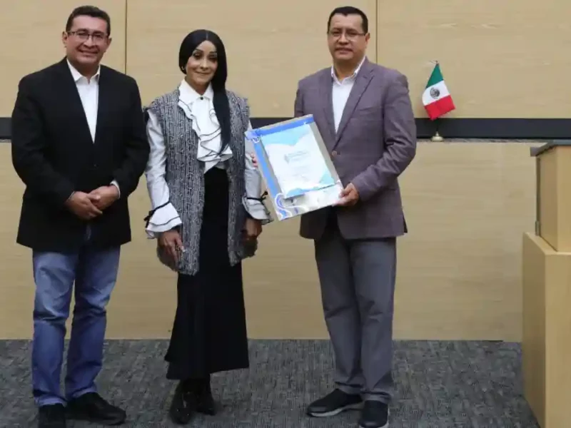 Presidenta de la Comisión de Derechos Humanos entrega al Congreso su informe de actividades
