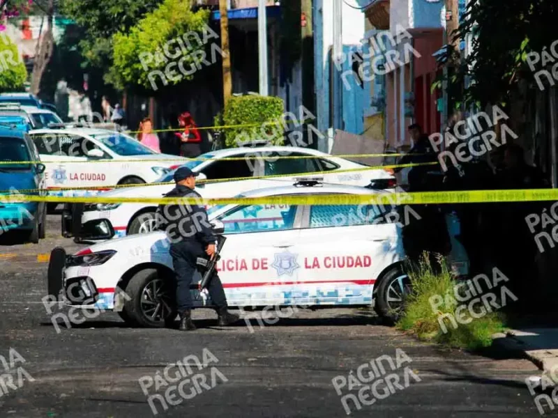 Identifican a mujer abandonada en carrito de supermercado en Puebla; familia no acude a reconocerla