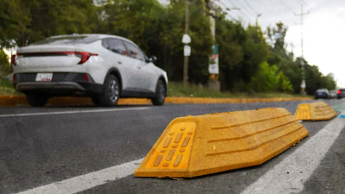 Autos estacionados invaden ciclovías en Puebla; vecinos denuncian riesgo en Las Torres y Valsequillo