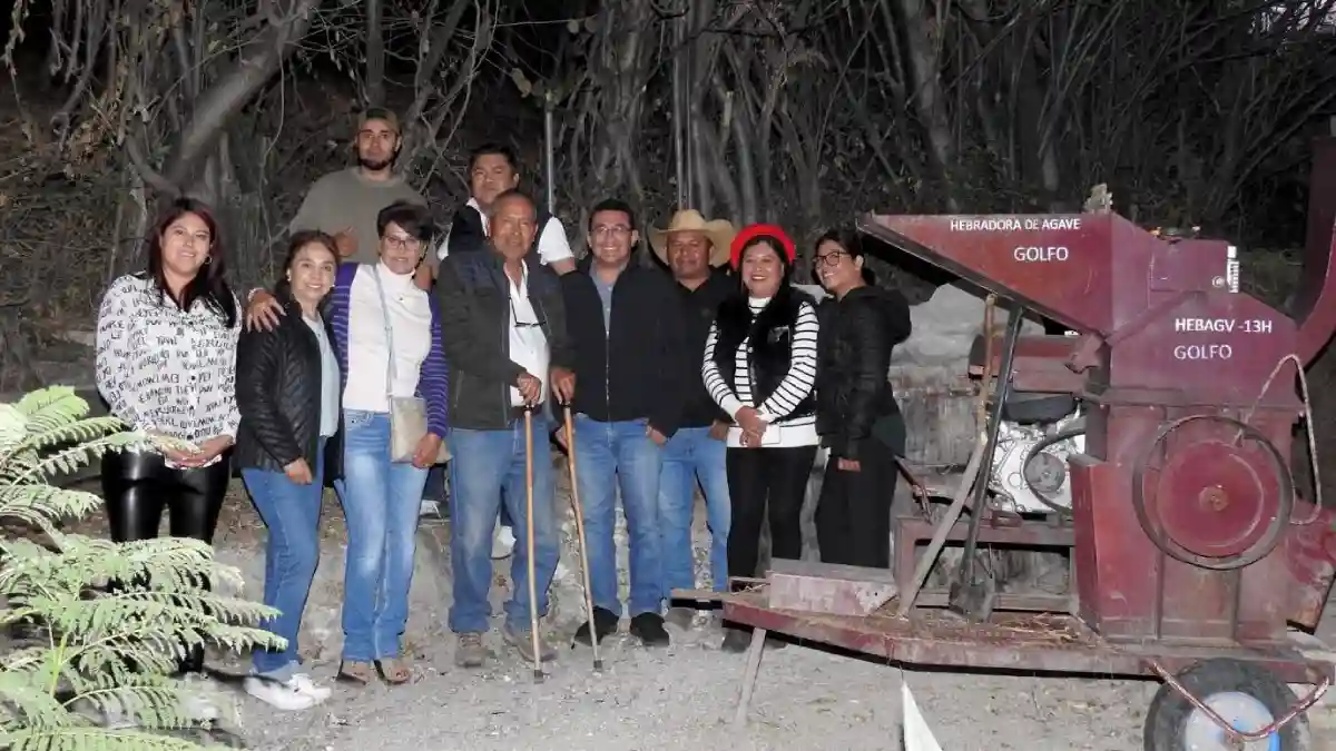 Destaca Pavel Gaspar importancia del mezcal en la cultura y la economía local