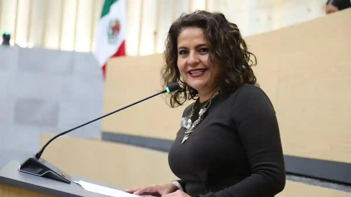 Propone Azucena Rosas gratuidad en estacionamientos para proteger la economía familiar
