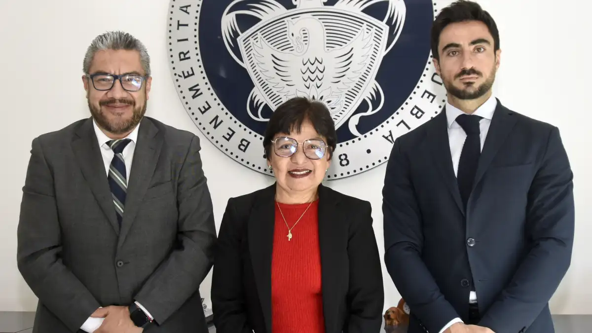 Rectora Lilia Cedillo toma protesta a nuevos funcionarios de la BUAP