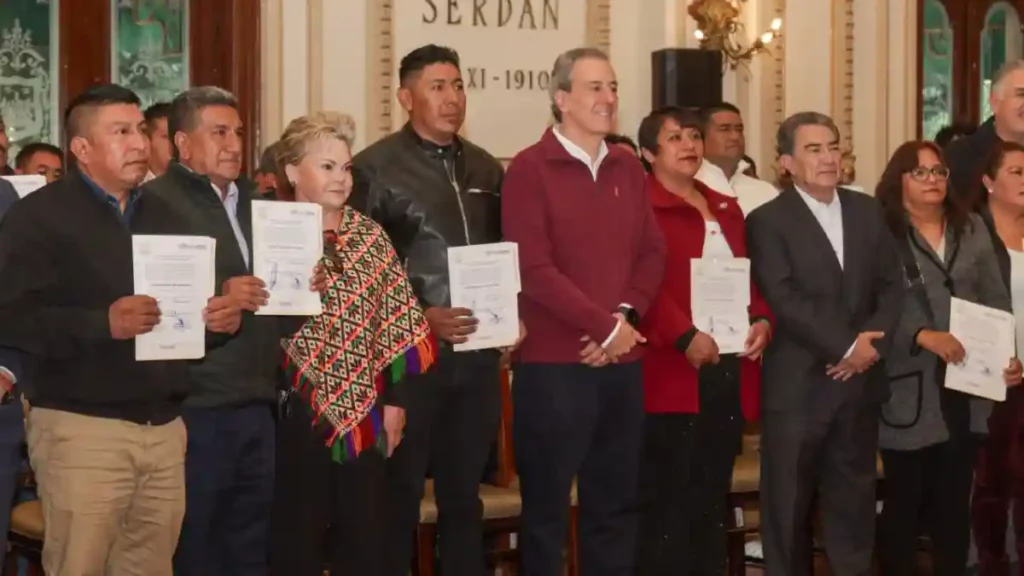 Toma protesta Pepe Chedraui a inspectoras e inspectores de sección
