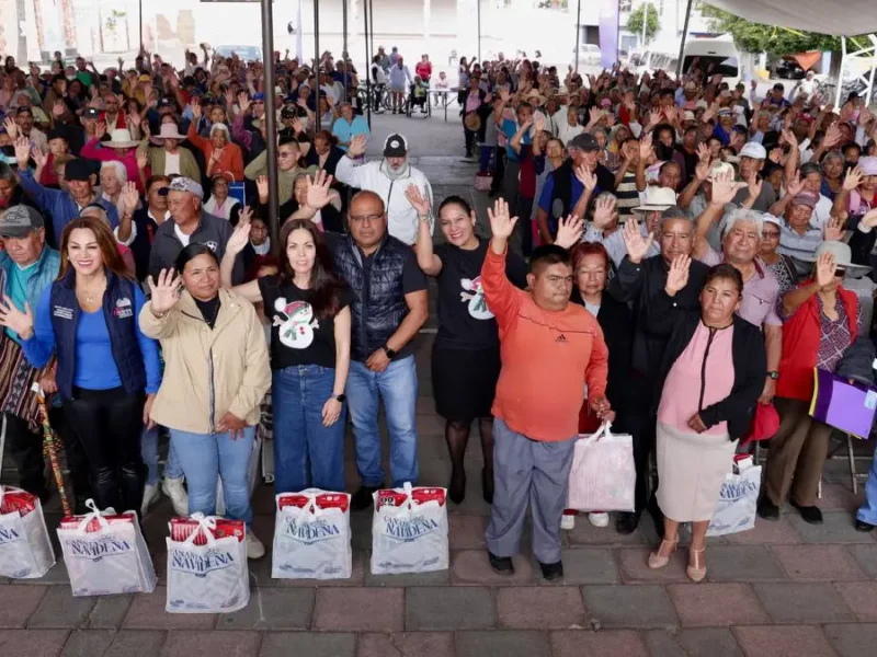Inicia Lupita Cuautle entrega de Canasta Navideña 2025