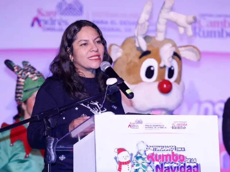 Se ilumina San Andrés Cholula con encendido de Árboles Navideños