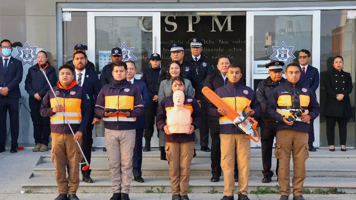 Equipa Lupita Cuautle a Policía y Protección Civil de San Andrés Cholula
