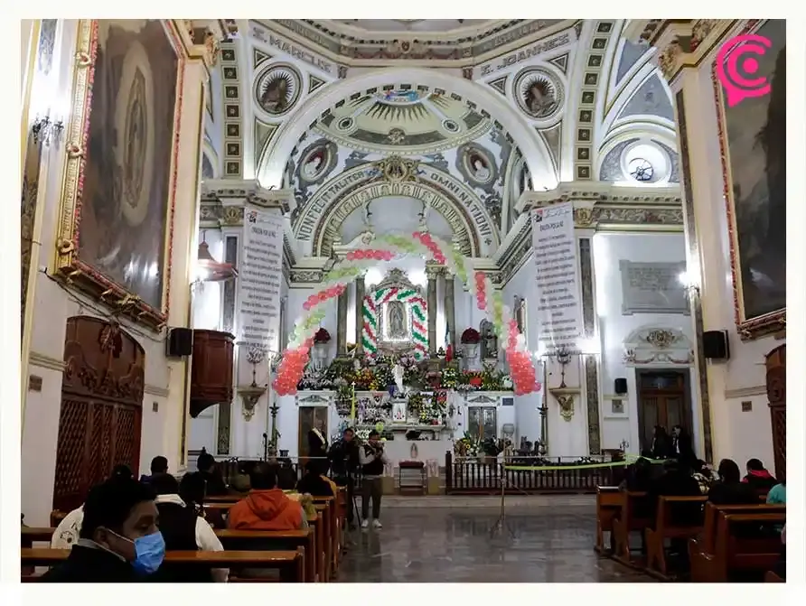 FACEBOOK-PORTADAS-Devotos-poblanos-festejan-a-la-Virgen-de-Guadalupe-con-mariachis-en-Paseo-Bravo