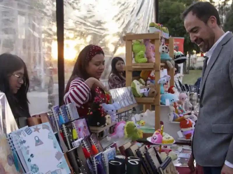 Incentiva Gobierno de la Ciudad economía circular con Bazar Artesanal Navideño