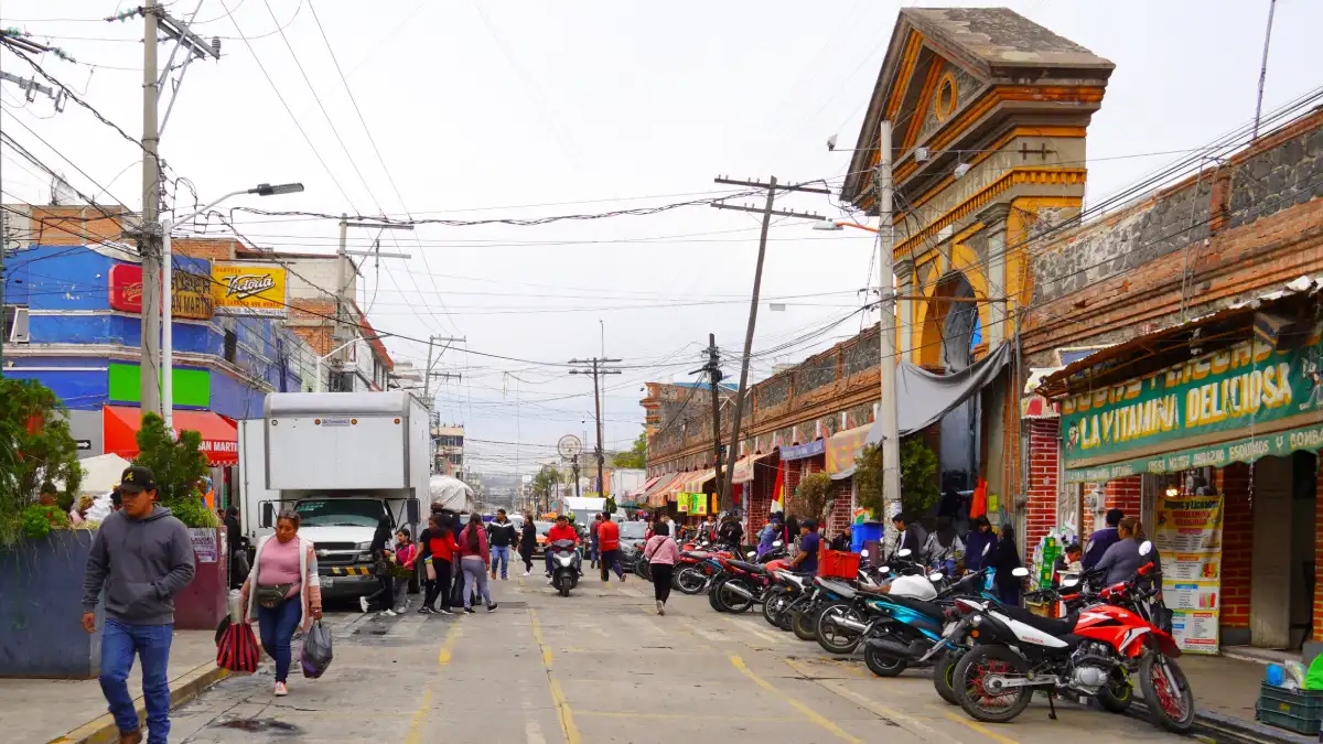Gobierno de Texmelucan y locatarios del Mercado Municipal consolidan acuerdos para el desarrollo del comercio local