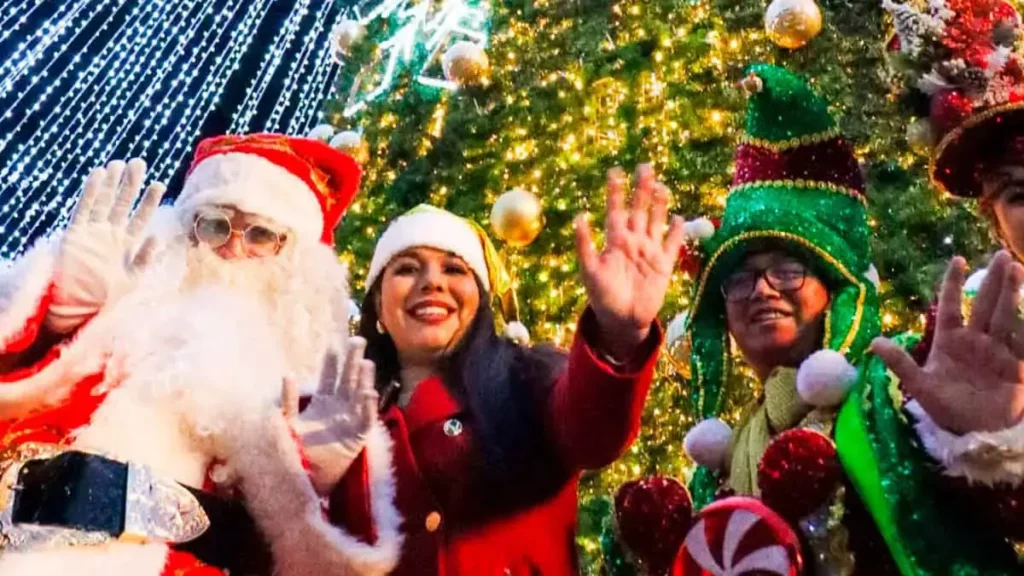 Tonantzin Fernández enciende la Navidad en San Pedro Cholula