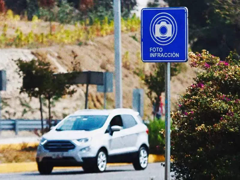 Autos con placas foráneas lideran infracciones de velocidad en Puebla