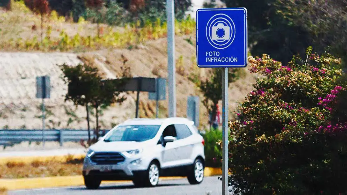 Autos con placas foráneas lideran infracciones de velocidad en Puebla