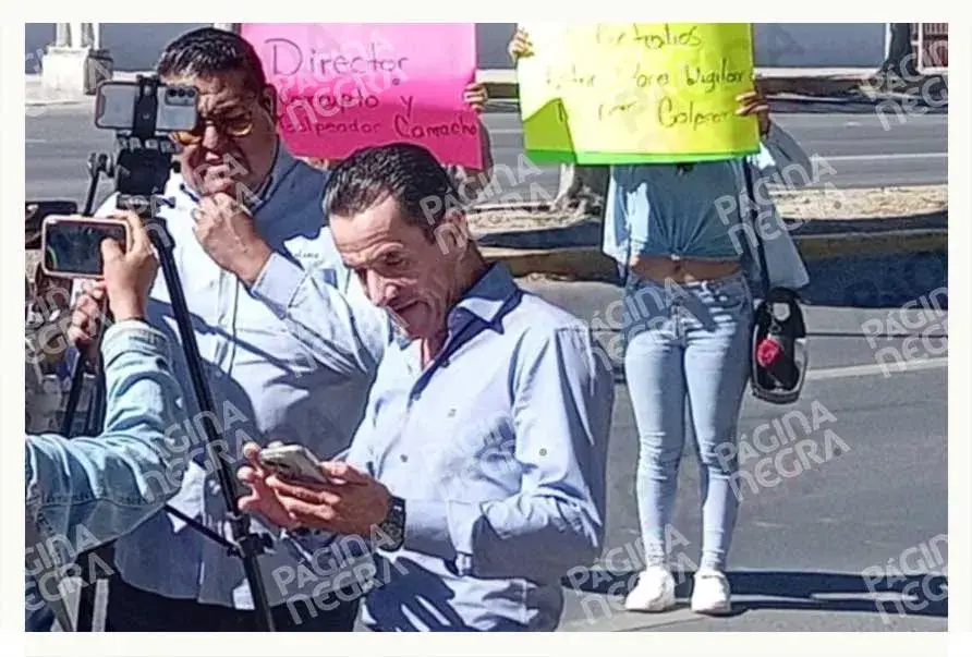 Exreo presume ser abogado y lidera protesta en Casa de Justicia de Tehuacán