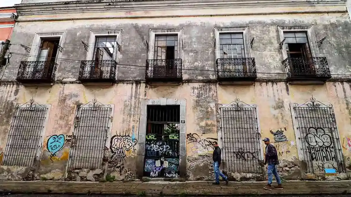Existen más de 200 casonas en ruinas en Centro Histórico de Puebla; 20% buscan regularizarse