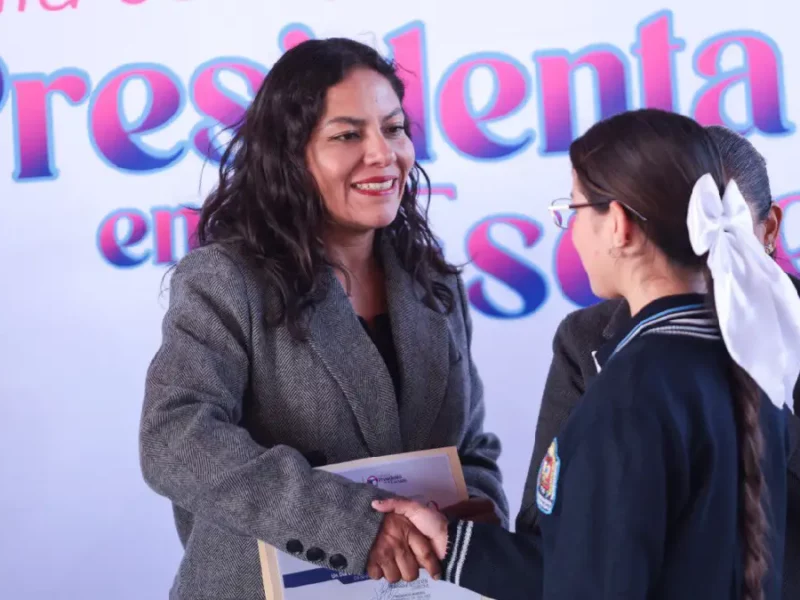 Impulsa Lupita Cuautle a estudiantes sobresalientes en la décima edición del programa escolar