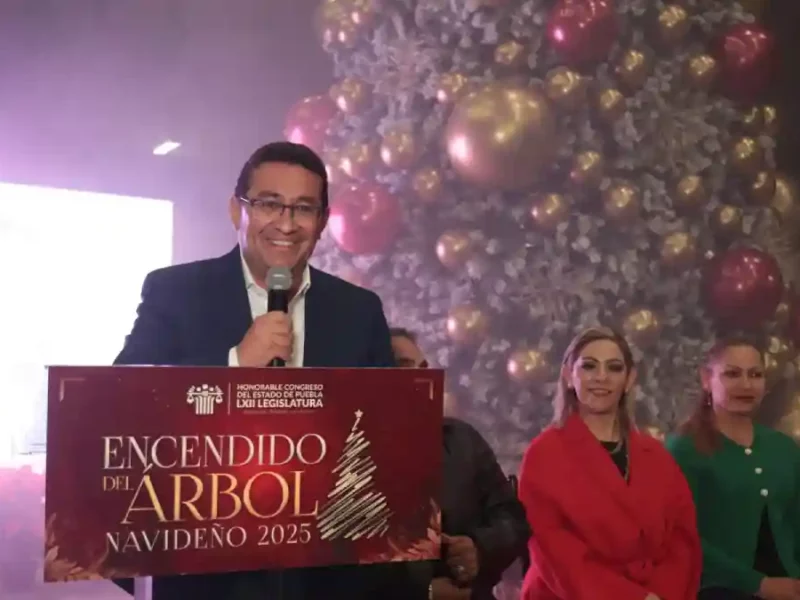 Destacan fraternidad y convivencia en el encendido del árbol navideño del Congreso