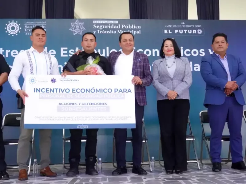 Entregó Gobierno de Texmelucan estímulos económicos y reconocimientos policías municipales