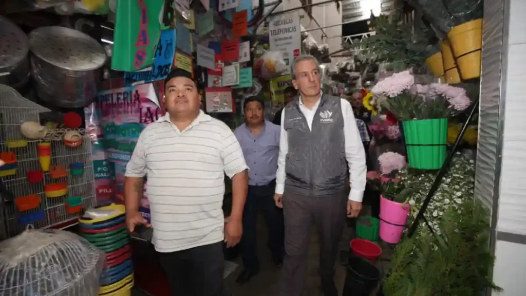 Cumple Pepe Chedraui compromiso con comerciantes del Mercado Independencia
