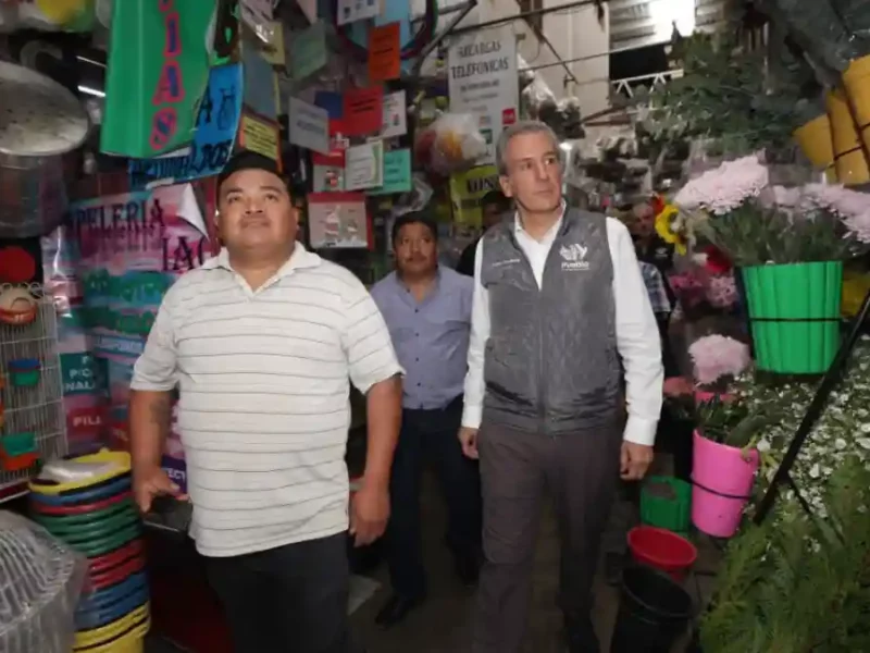 Cumple Pepe Chedraui compromiso con comerciantes del Mercado Independencia