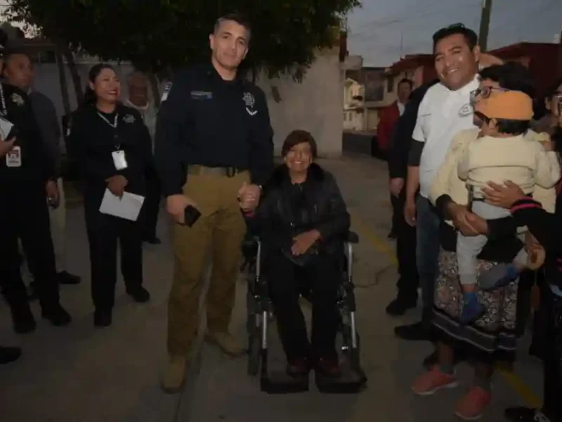 Recorre Félix Pallares Miranda, calles de la colonia Universidades para reforzar la seguridad en la zona