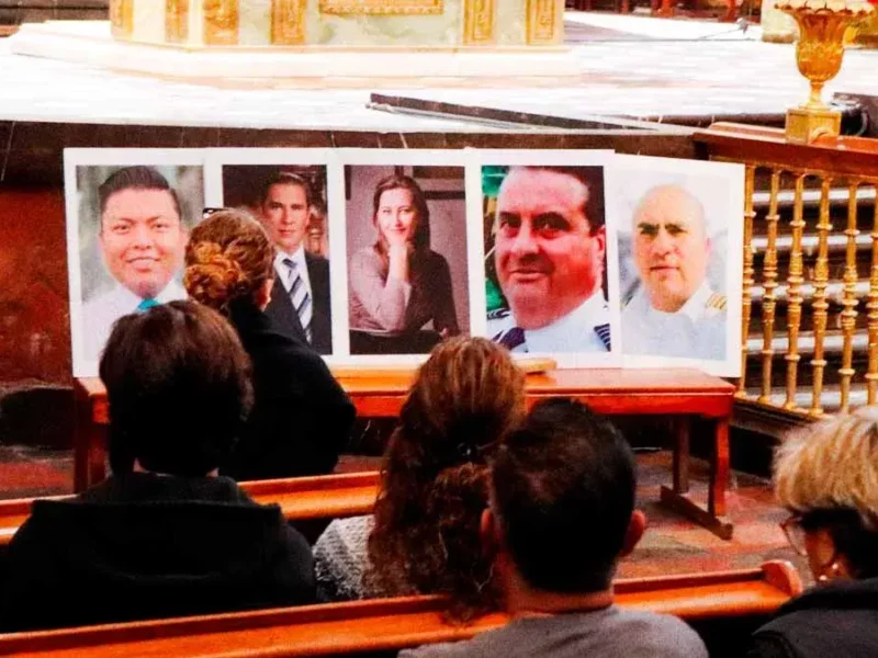 Recuerdan a los Moreno Valle con misa y ofrenda en séptimo aniversario luctuoso