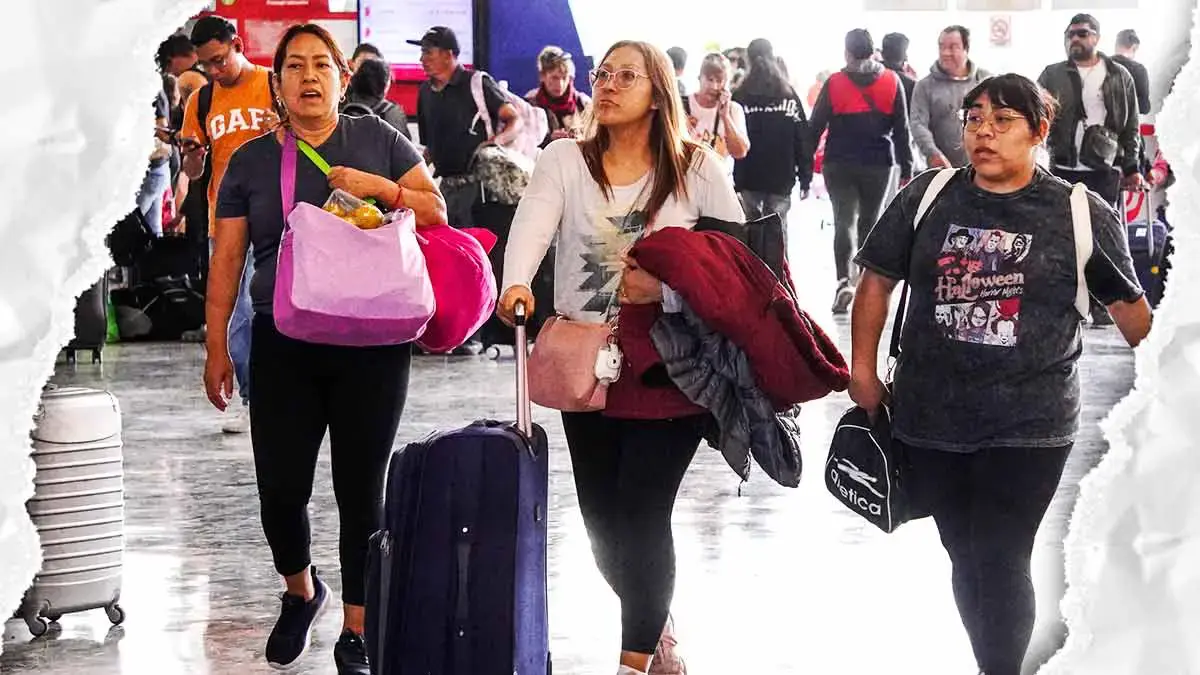 Poblanos y turistas abarrotan la CAPU; viajan de último minuto por la cena de Nochebuena
