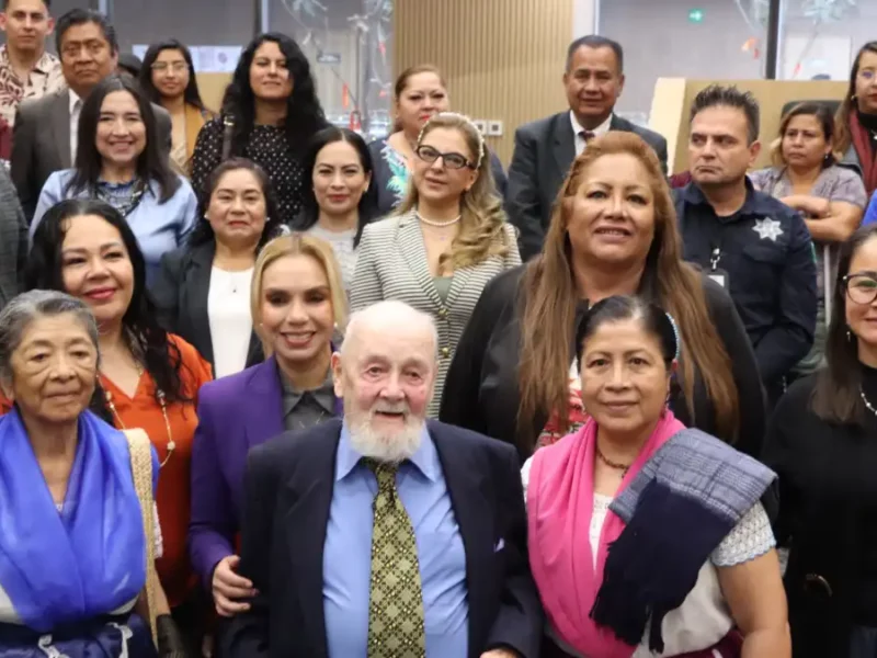 Reconocen en el Congreso a "Cayuqui", impulsor del Festival Huey Atlixcáyotl 