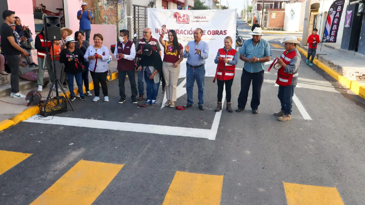 Con obras concluidas, Tonantzin Fernández mejora calles en Santa Bárbara Almoloya y San Juan Tlautla