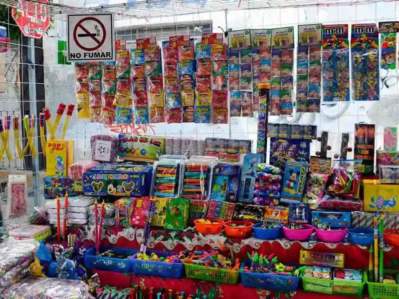 Venta ilegal de pirotecnia domina el 90% del mercado durante diciembre en Puebla capital